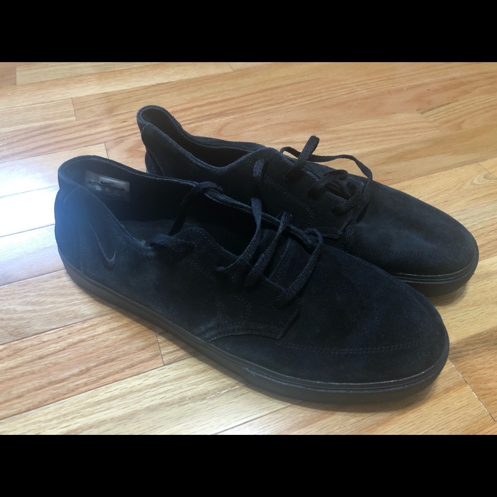 Nike Men’s Black Solid Skate Shoes Size 12
